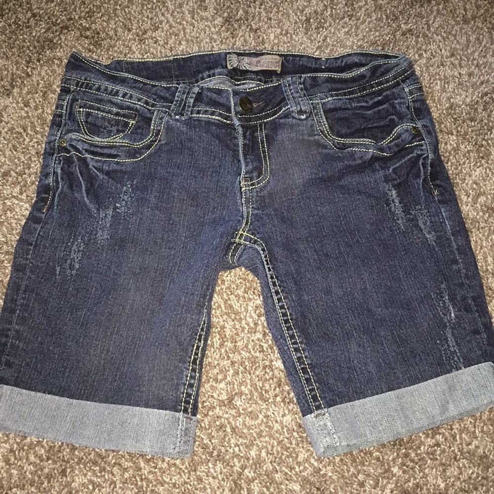 🔥Juniors wallflower denim Jean shorts size 11 new